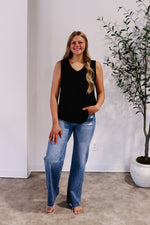 Isla V-Neck Basic Tank
