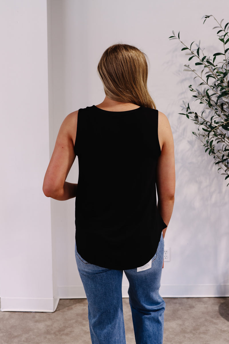 Isla V-Neck Basic Tank